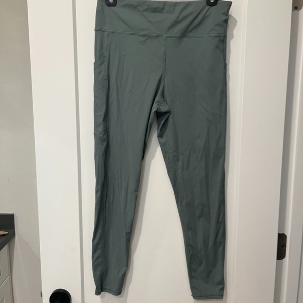Vuori Sage Green Stride Leggings